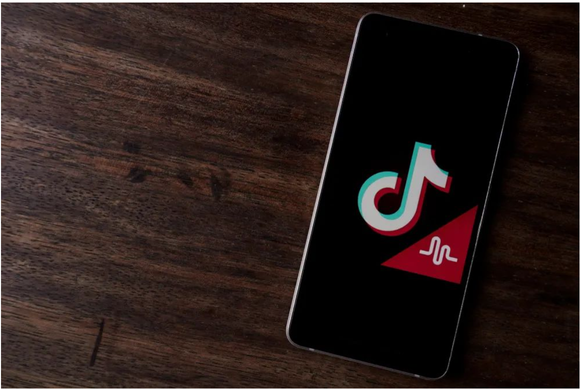 Americkí kongresmani požadujú ByteDance, aby sa vzdali TikTok do 165 dní Počas prvých šiestich týždňov tohto roka predaj iPhonov v Číne medziročne klesol o 24 %.